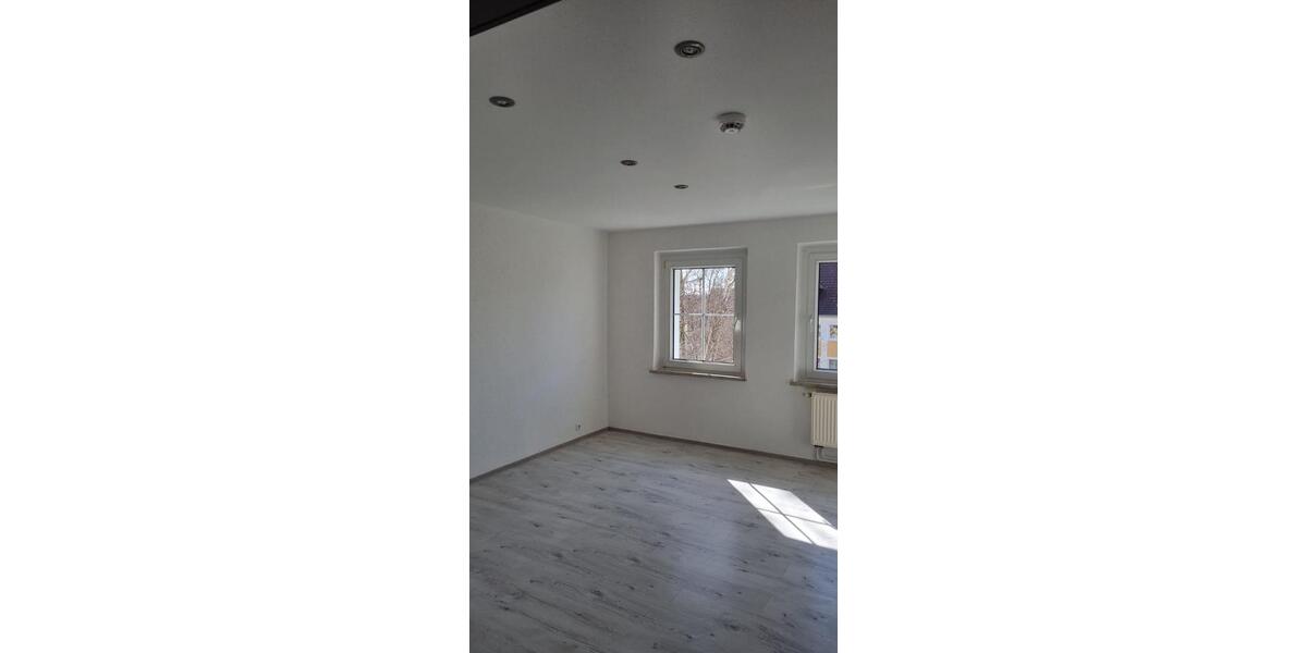 Etagenwohnung Ronneburg - 3 Zimmer, 65 m&sup2;, 350&euro; | Angebot:25611951