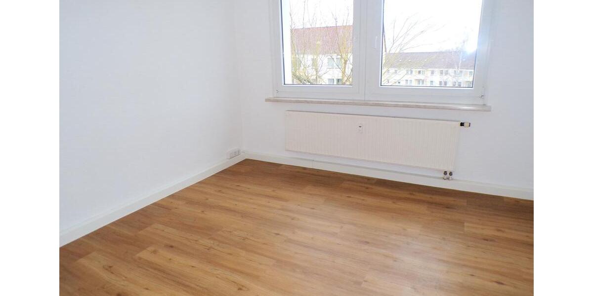 Etagenwohnung Werdau - 3 Zimmer, 59 m&sup2;, 340&euro; | Angebot:25428643