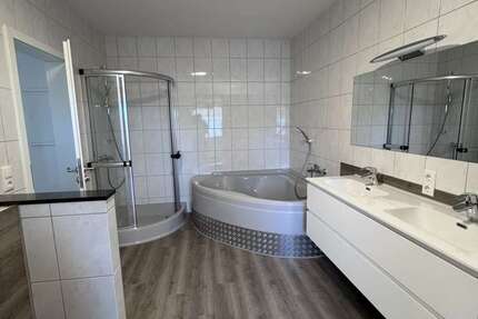 Wohnung Zwickau Nordvorstadt - 2 Zimmer, 106 m&sup2;, 800&euro; | Angebot:24890720