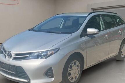 Toyota Auris 78.500 km 10.900 &euro; Wilkau-Haßlau 08112