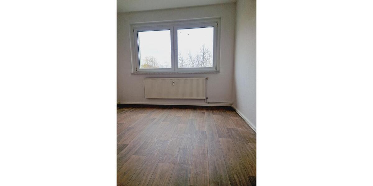 Etagenwohnung Glauchau - 3 Zimmer, 67 m&sup2;, 390&euro; | Angebot:19052303