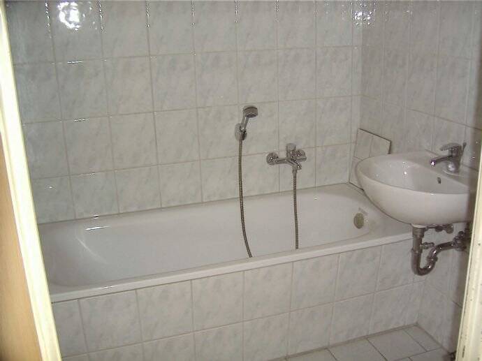 Etagenwohnung Reinsdorf - 1 Zimmer, 36 m&sup2;, 210&euro; | Angebot:25707492