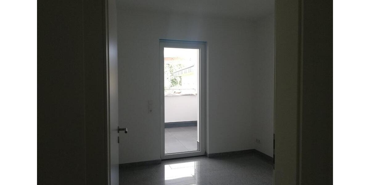 Etagenwohnung Schmölln - 4 Zimmer, 110 m&sup2;, 880&euro; | Angebot:24802003