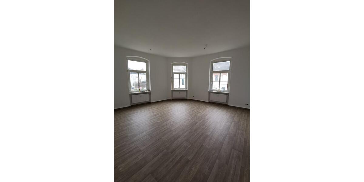 Etagenwohnung Crimmitschau - 2 Zimmer, 58 m&sup2;, 350&euro; | Angebot:24627464