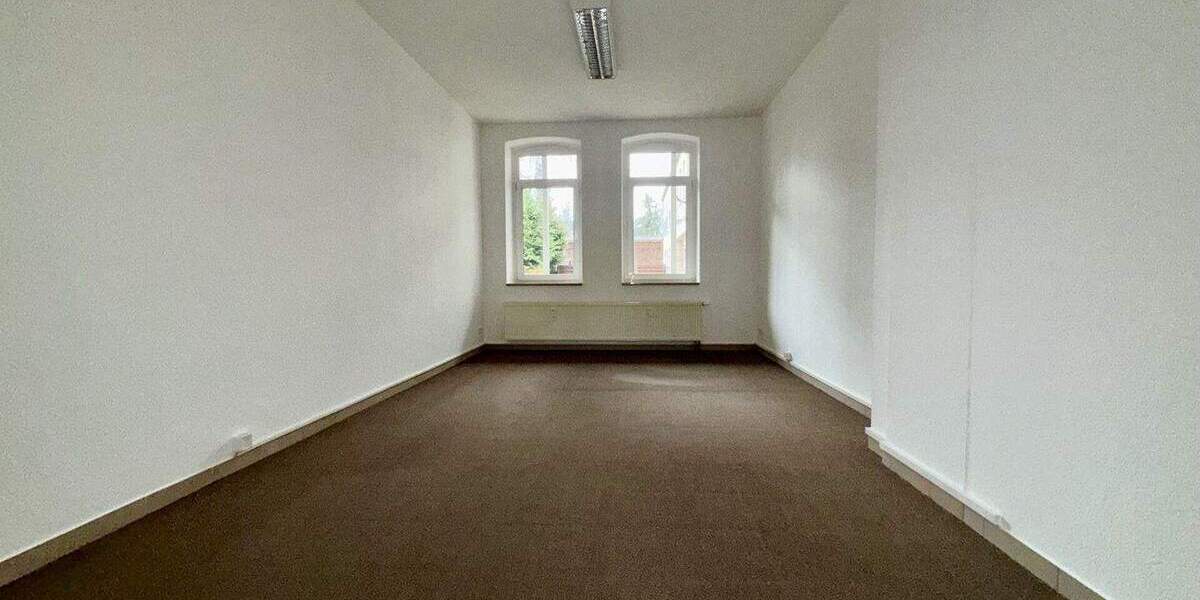 Gewerbeobjekt Zwickau Pölbitz - 2 Zimmer, 81 m&sup2;, 300&euro; | Angebot:25670159