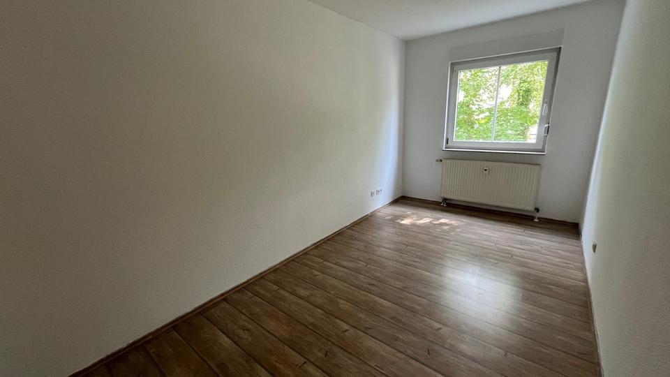 Hochparterre Zwickau Neuplanitz - 3 Zimmer, 77 m&sup2;, 475&euro; | Angebot:20780469
