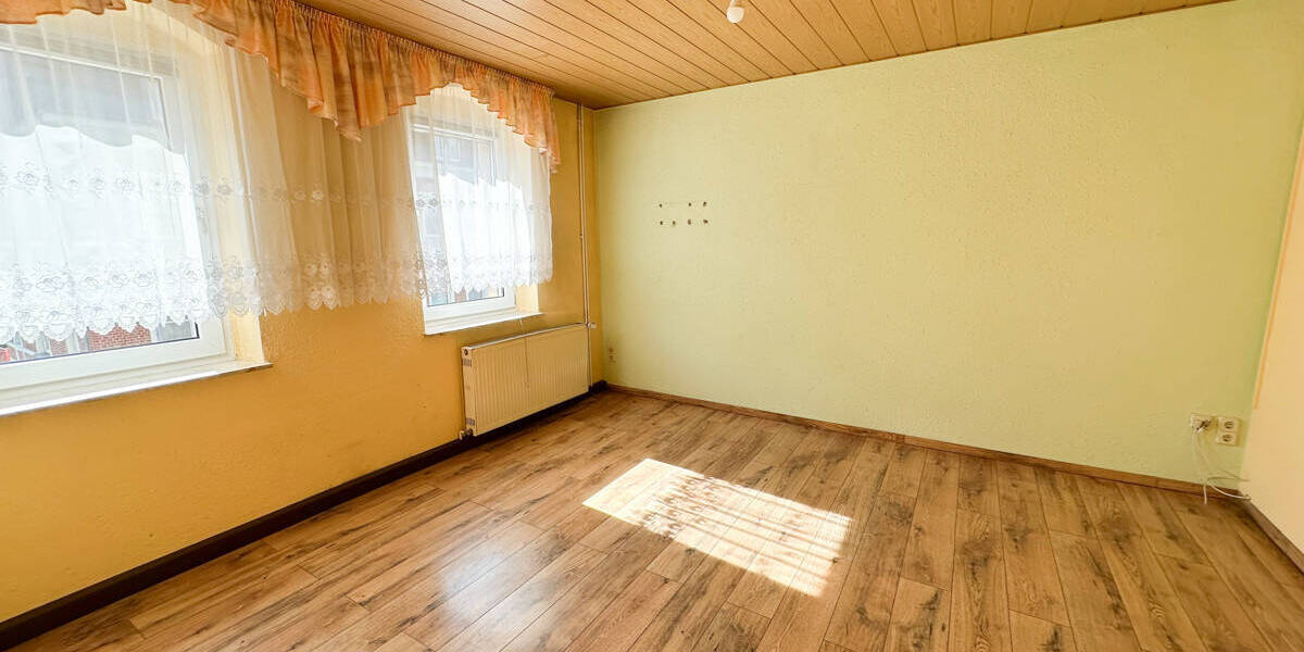 Einfamilienhaus Lößnitz - 1 Zimmer, 105 m&sup2;, 69.000&euro; | Angebot:25688301