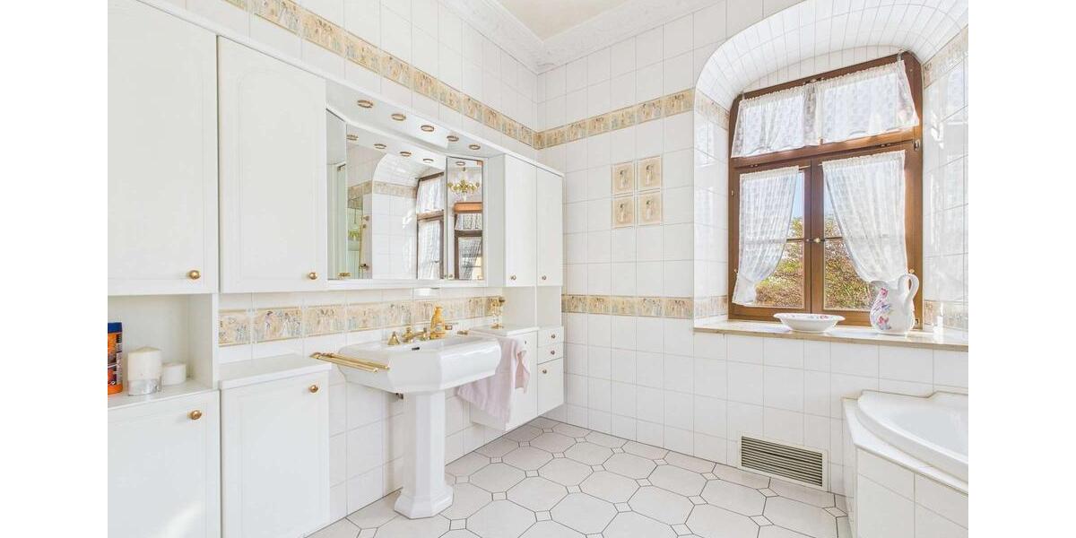 Etagenwohnung Lengenfeld - 3 Zimmer, 161 m&sup2;, 795&euro; | Angebot:23472963