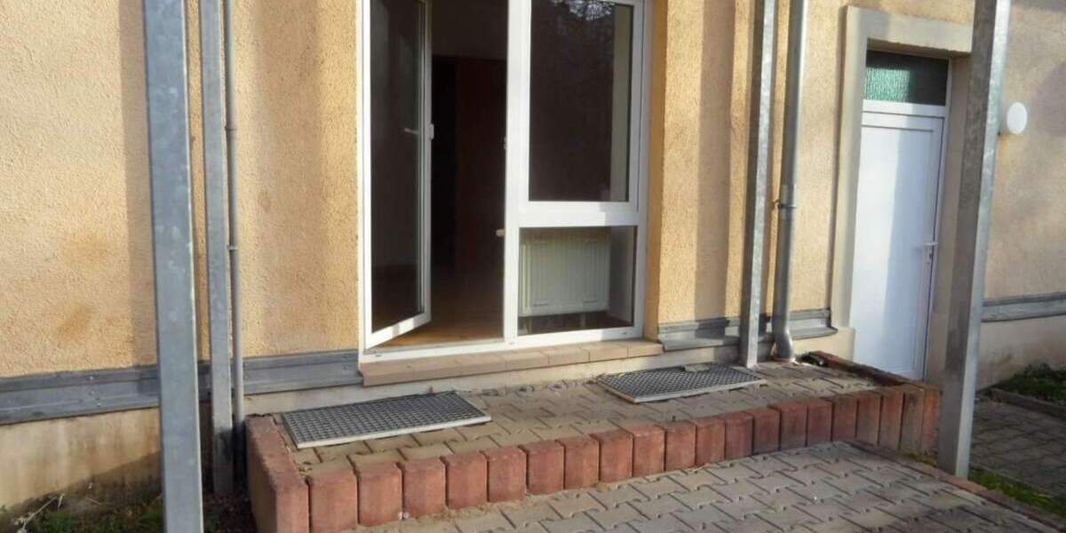 Etagenwohnung Zwickau Innenstadt - 2 Zimmer, 39 m&sup2;, 275&euro; | Angebot:25707544