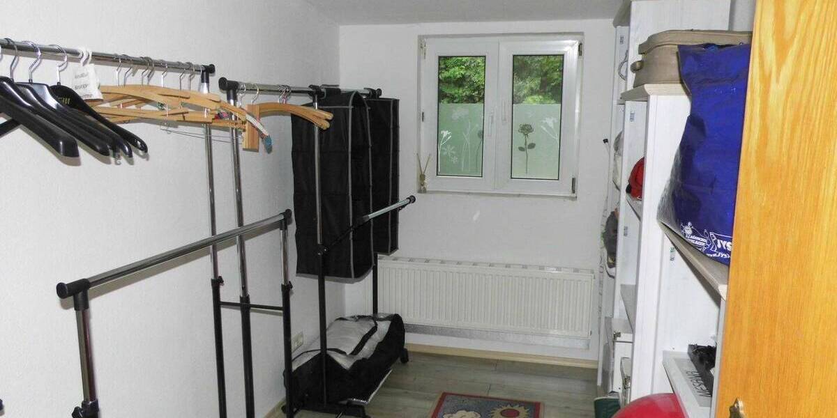 Etagenwohnung Reichenbach - 3 Zimmer, 68 m&sup2;, 400&euro; | Angebot:26824656