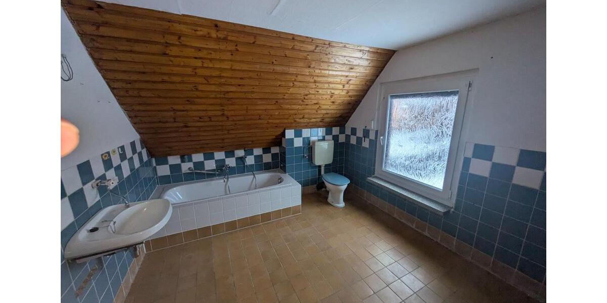 Doppelhaushälfte Hohenstein-Ernstthal Ernstthal - 3 Zimmer, 107 m&sup2;, 130.000&euro; | Angebot:25208181