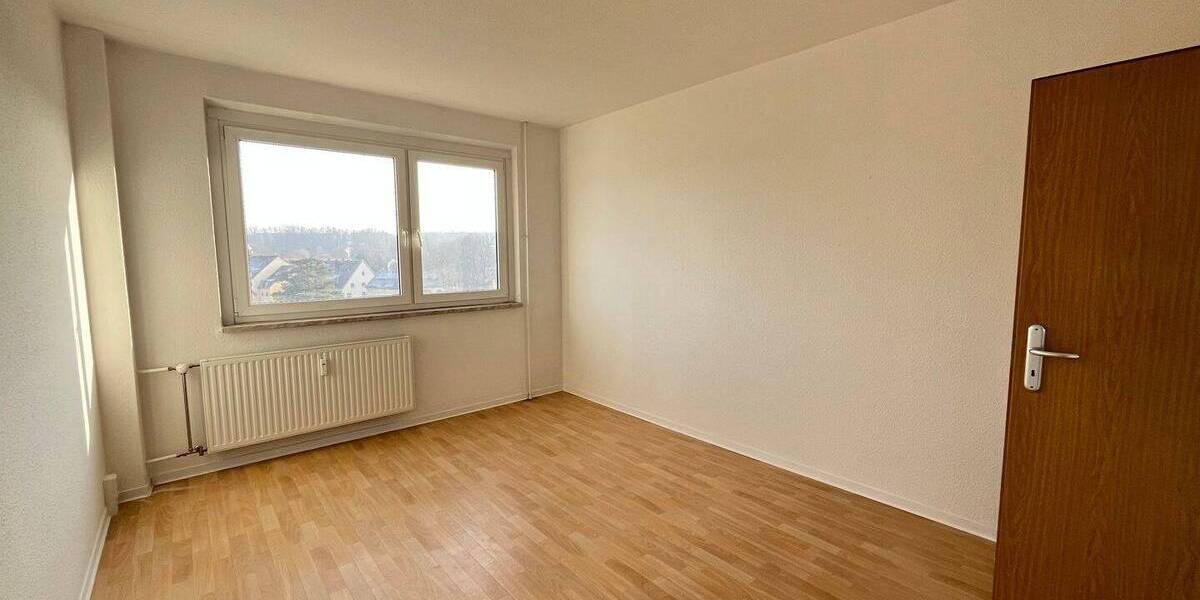 Etagenwohnung Zwickau Pölbitz - 4 Zimmer, 90 m&sup2;, 449&euro; | Angebot:25997843