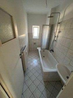 Etagenwohnung Glauchau - 3 Zimmer, 75 m&sup2;, 470&euro; | Angebot:25351034