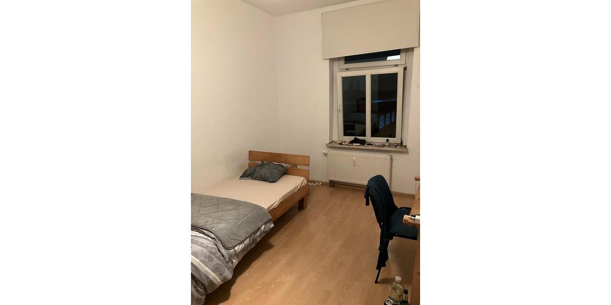 Etagenwohnung Zwickau - 1 Zimmer, 20 m&sup2;, 285&euro; | Angebot:26145382