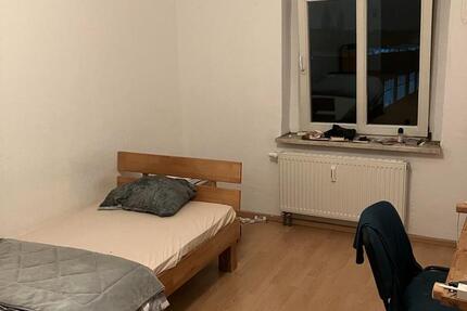 Wohnung Zwickau - 1 Zimmer, 20 m&sup2;, 285&euro; | Angebot:26145382