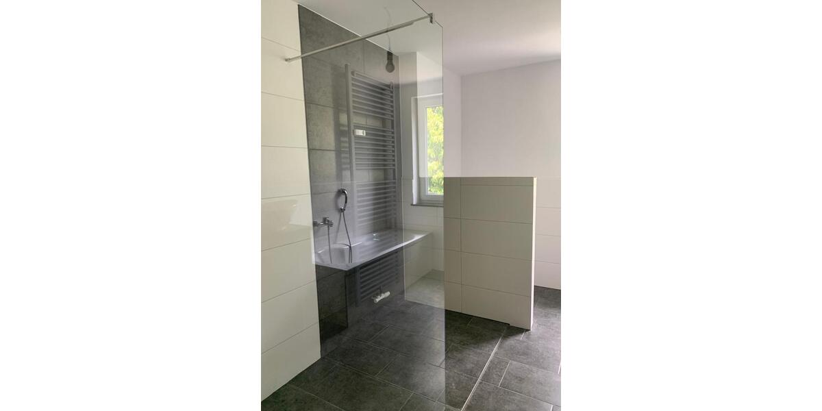 Etagenwohnung Meerane - 3 Zimmer, 82 m&sup2;, 610&euro; | Angebot:24766854