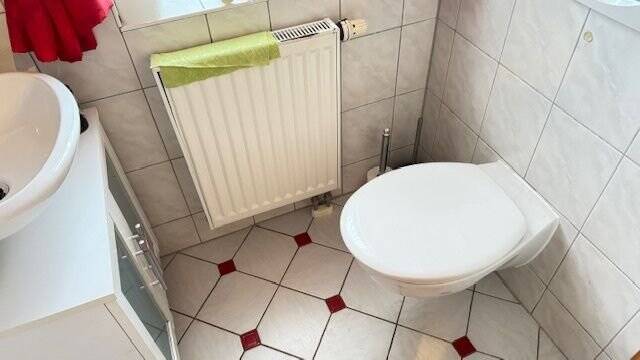 Doppelhaushälfte Neukirchen/Pleiße Neukirchen - 6 Zimmer, 135 m&sup2;, 190.000&euro; | Angebot:25769766