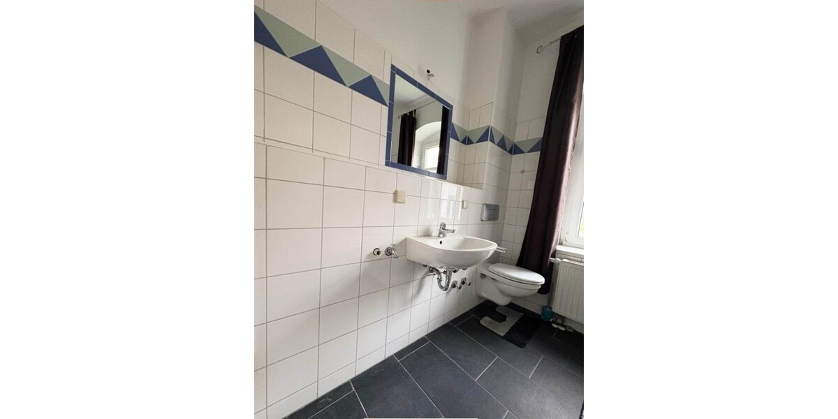 2-Zimmer-Hochparterre-Wohnung mit EINBAUKÜCHE zu verkaufen - Mehrfamilienhaus, Wohnhaus Zwickau Neuplanitz | Angebot:25907103