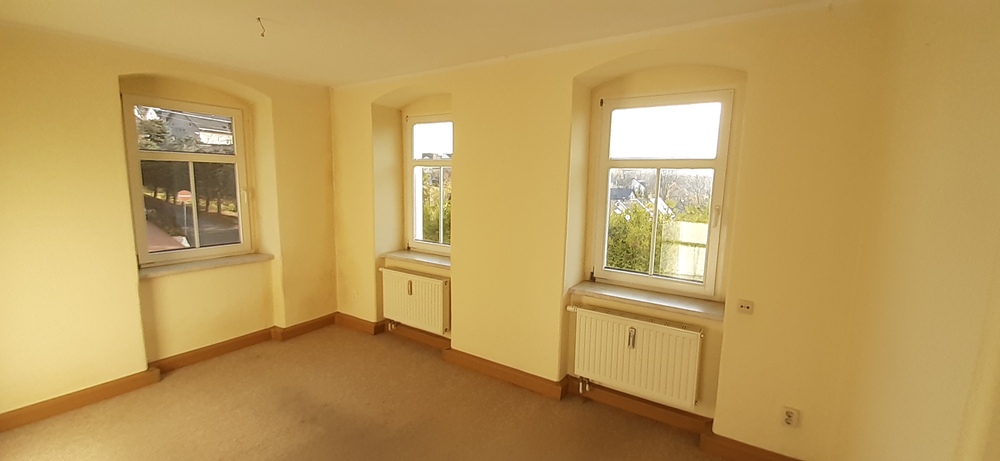 helle Zwei-Zimmer-Wohnung in ruhiger Lage mit guter Fernsicht - Etagenwohnung Lauter-Bernsbach Bernsbach | Angebot:14517890