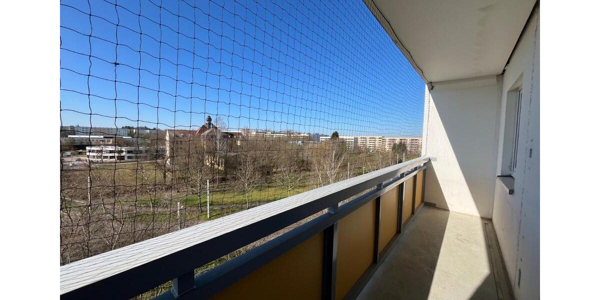 Etagenwohnung Zwickau Neuplanitz - 4 Zimmer, 71 m&sup2;, 385&euro; | Angebot:22043036