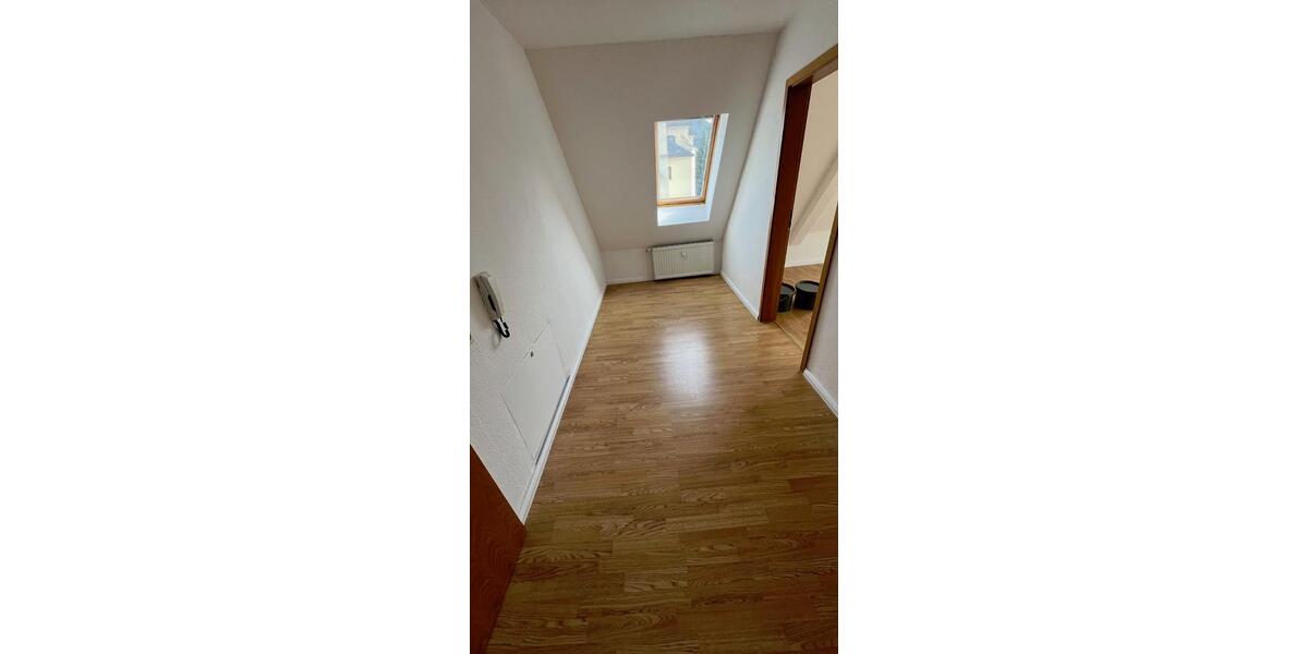 Etagenwohnung Werdau - 2 Zimmer, 51 m&sup2;, 260&euro; | Angebot:23183632