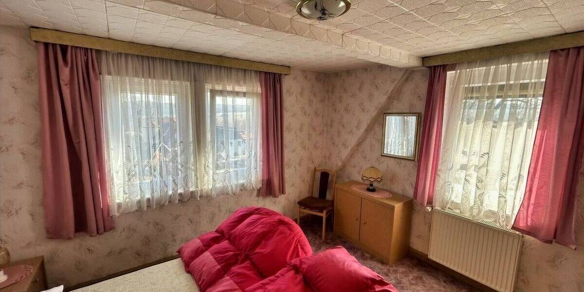 Einfamilienhaus Falkenstein - 7 Zimmer, 95 m&sup2;, 80.000&euro; | Angebot:26741161