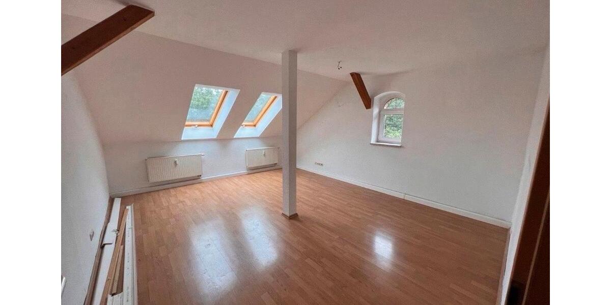 Dachgeschoßwohnung Penig - 5.5 Zimmer, 121 m&sup2;, 830&euro; | Angebot:26350225