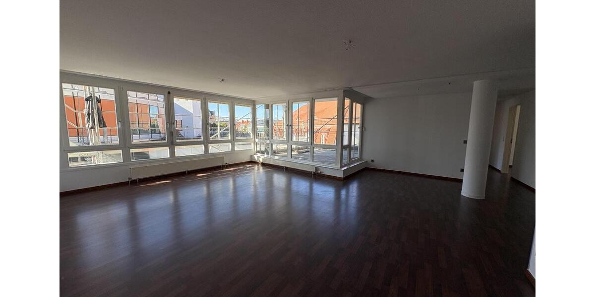 Etagenwohnung Zwickau - 4 Zimmer, 124 m&sup2;, 860&euro; | Angebot:25547266