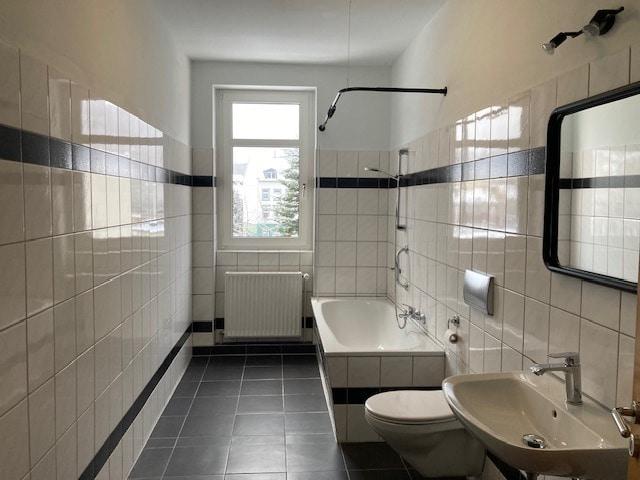 Etagenwohnung Aue-Bad Schlema Bad Schlema - 4 Zimmer, 122 m&sup2;, 665&euro; | Angebot:25141483