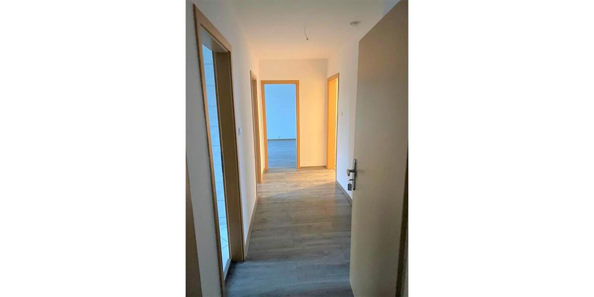 Etagenwohnung Glauchau - 4 Zimmer, 82 m&sup2;, 470&euro; | Angebot:24312491