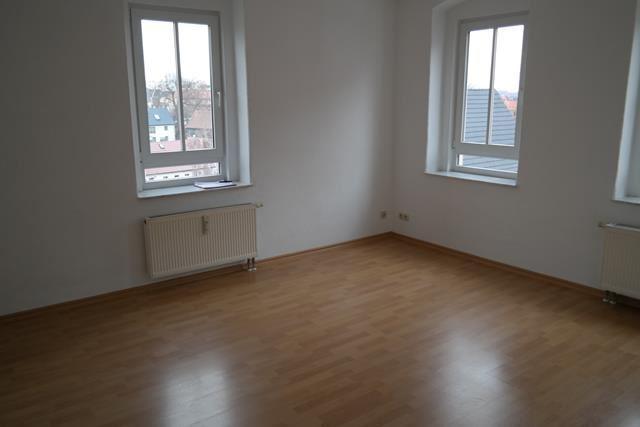 Etagenwohnung Zwickau Neuplanitz - 2 Zimmer, 41 m&sup2;, 300&euro; | Angebot:26147461