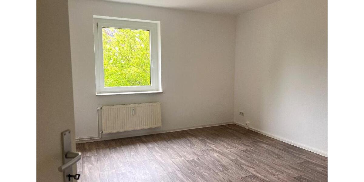 Etagenwohnung Mülsen - 3 Zimmer, 68 m&sup2;, 425&euro; | Angebot:22551808