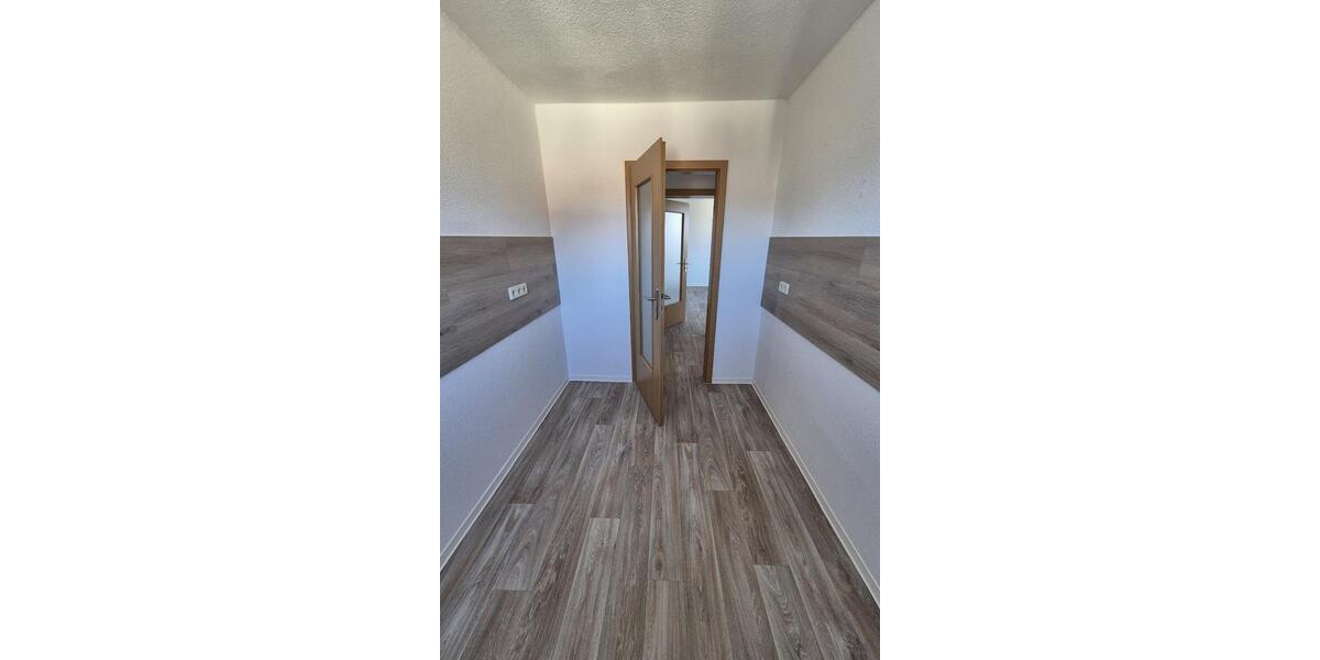 Etagenwohnung Hohenstein-Ernstthal Ernstthal - 3 Zimmer, 59 m&sup2;, 373&euro; | Angebot:21568172