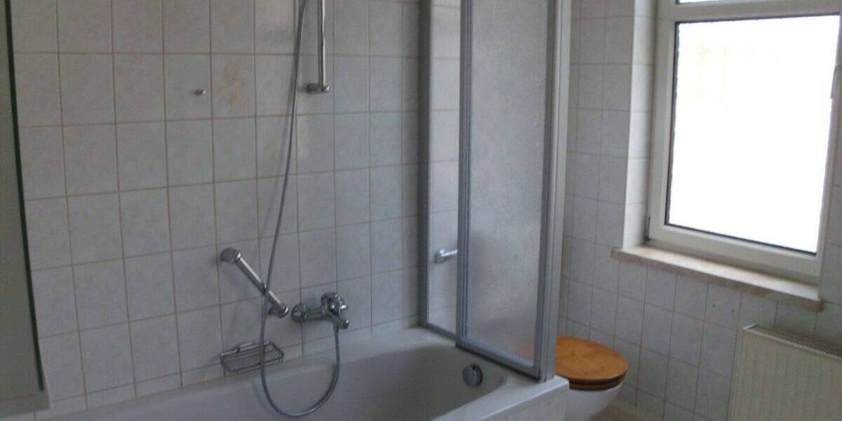 Etagenwohnung Zwickau Innenstadt - 3 Zimmer, 132 m&sup2;, 925&euro; | Angebot:25880935
