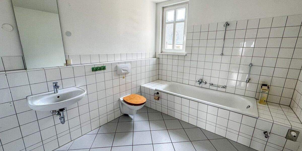 Etagenwohnung Zschorlau - 3 Zimmer, 76 m&sup2;, 344&euro; | Angebot:25744560