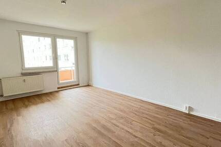 Wohnung Zwickau Neuplanitz - 5 Zimmer, 82 m&sup2;, 457&euro; | Angebot:25739747
