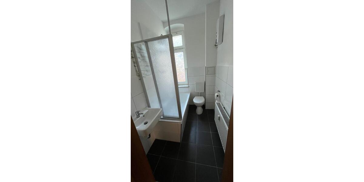 Hochparterre Werdau - 4 Zimmer, 90 m&sup2;, 475&euro; | Angebot:24417980