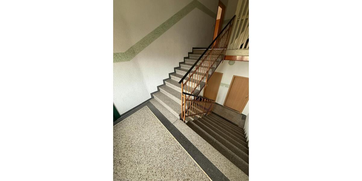 Dachgeschoßwohnung Limbach-Oberfrohna Oberfrohna - 4 Zimmer, 80 m&sup2;, 400&euro; | Angebot:25868353