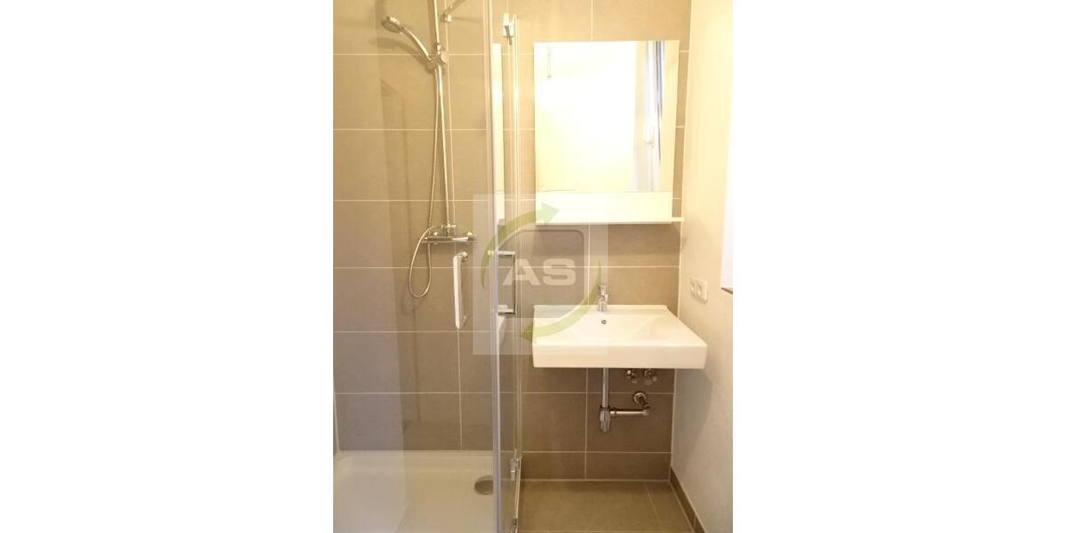 Etagenwohnung Zwickau - 3 Zimmer, 86 m&sup2;, 440&euro; | Angebot:25102022