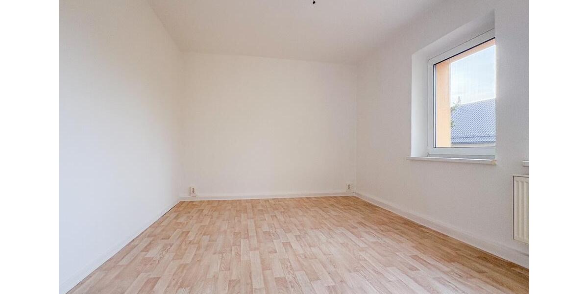 Erdgeschoßwohnung Zwickau Auerbach - 3 Zimmer, 62 m&sup2;, 290&euro; | Angebot:23768176