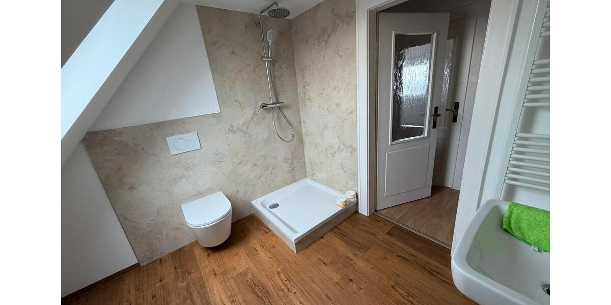 Dachgeschoßwohnung Zwickau Cainsdorf - 2 Zimmer, 43 m&sup2;, 230&euro; | Angebot:25853155