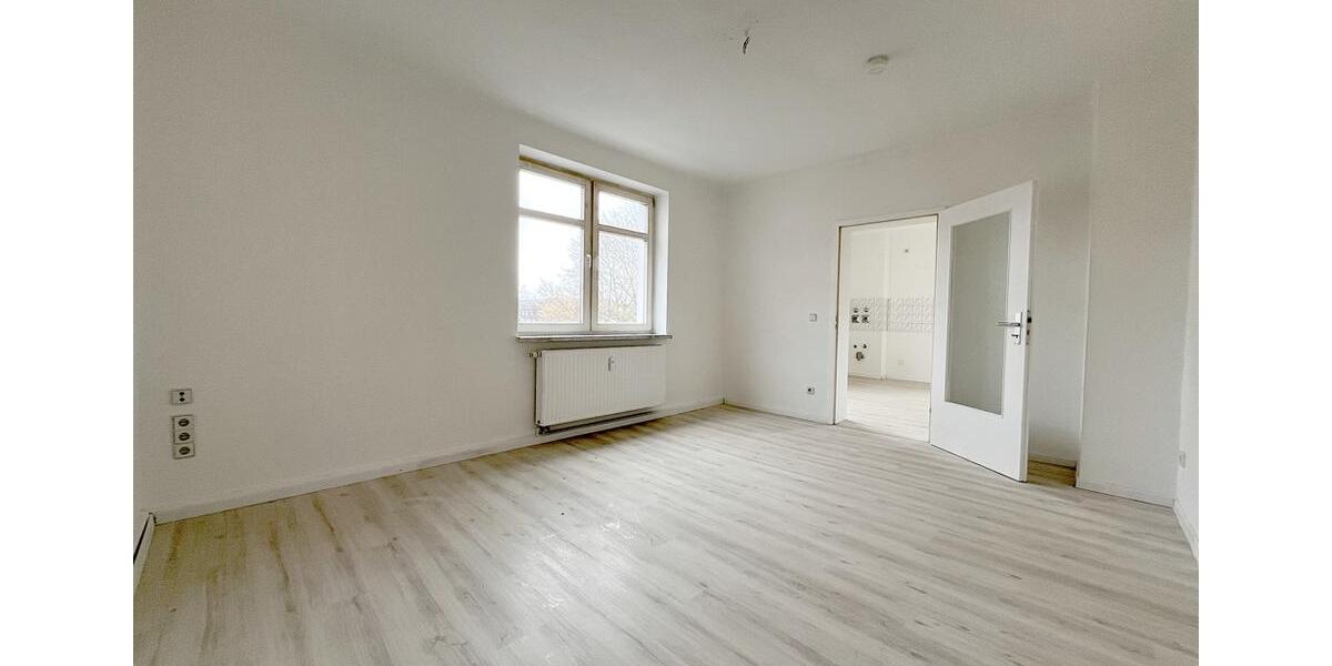 Etagenwohnung Glauchau - 2 Zimmer, 57 m&sup2;, 370&euro; | Angebot:26001474