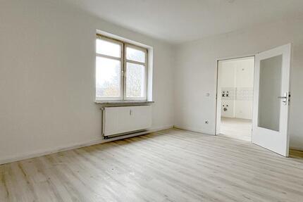 Wohnung Glauchau - 2 Zimmer, 57 m&sup2;, 370&euro; | Angebot:26001474