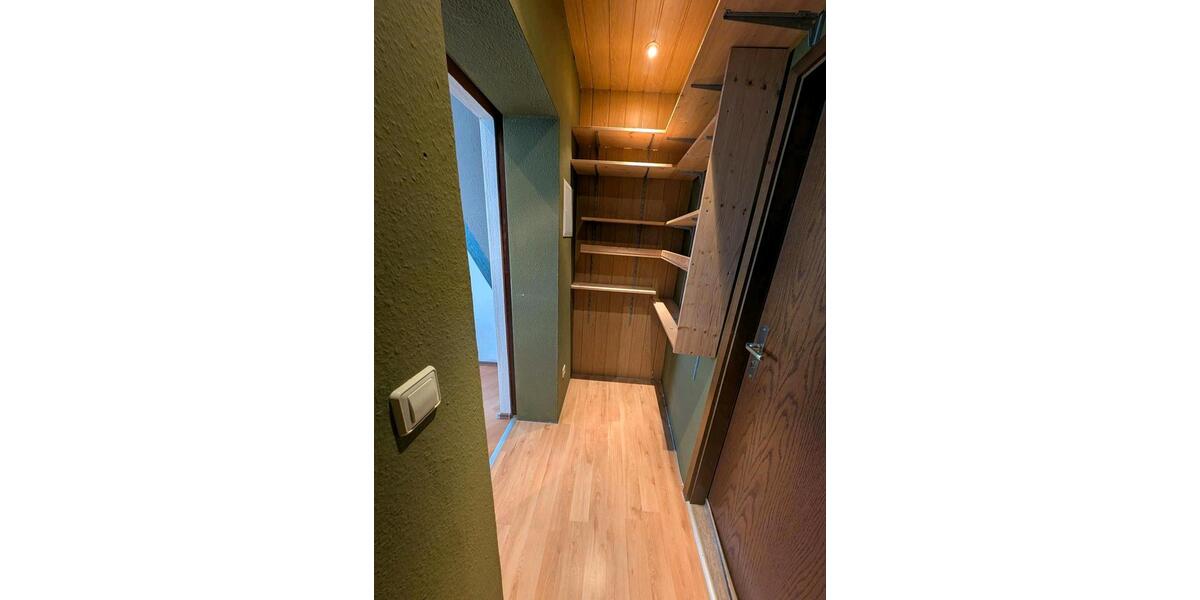 Erdgeschoßwohnung Zwickau Cainsdorf - 4 Zimmer, 134 m&sup2;, 670&euro; | Angebot:26339657