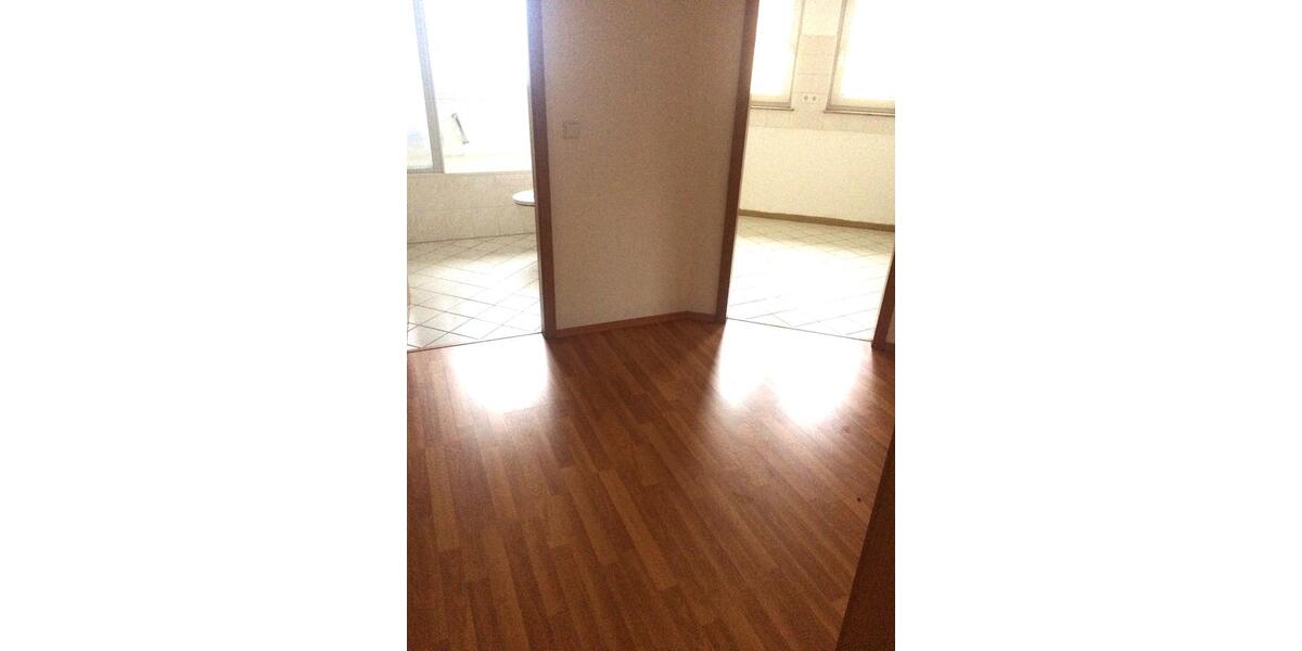 Etagenwohnung Werdau - 2 Zimmer, 56 m&sup2;, 390&euro; | Angebot:24511835