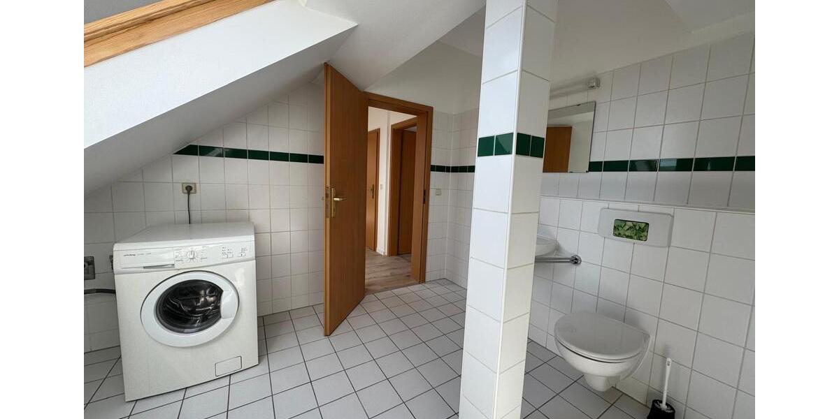 Dachgeschoßwohnung Zwickau - 2 Zimmer, 51 m&sup2;, 282&euro; | Angebot:26354993