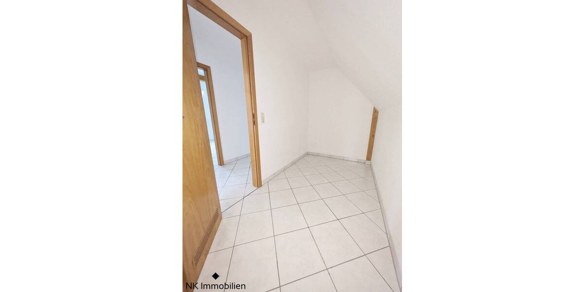 Etagenwohnung Zwickau Innenstadt - 3 Zimmer, 88 m&sup2;, 560&euro; | Angebot:26805946