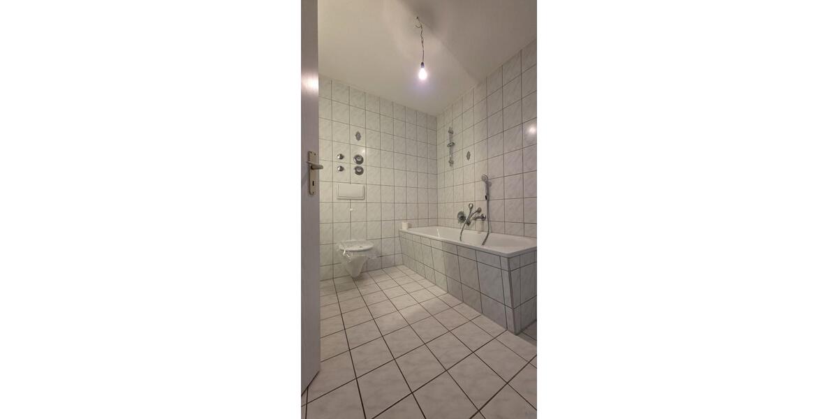 Dachgeschoßwohnung Zwickau Zwickau-Nord - 3 Zimmer, 66 m&sup2;, 380&euro; | Angebot:22307045
