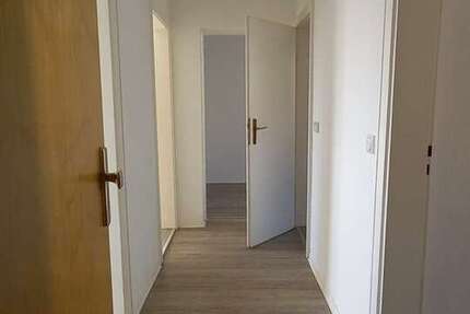 Wohnung Zwickau Marienthal Ost - 3 Zimmer, 61 m&sup2;, 367&euro; | Angebot:27112790