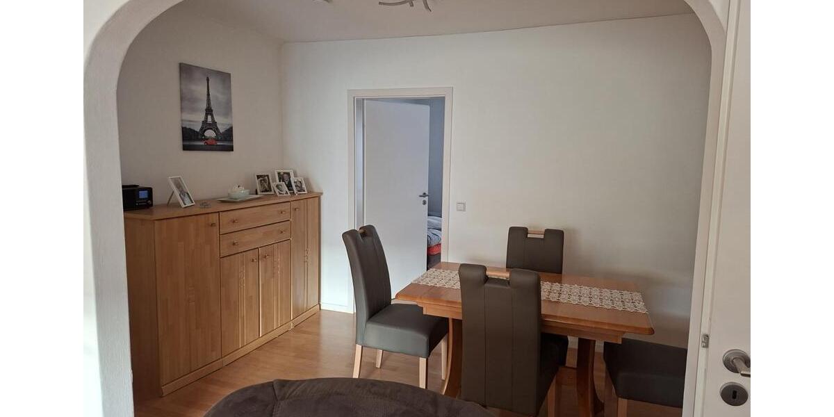 Etagenwohnung Glauchau - 3 Zimmer, 105 m&sup2;, 680&euro; | Angebot:25852117